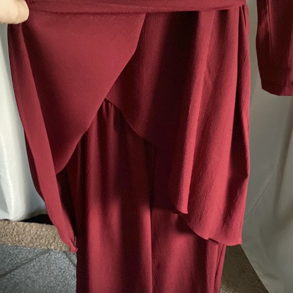 Asymmetrical burgundy suit - Picture 5 of 10